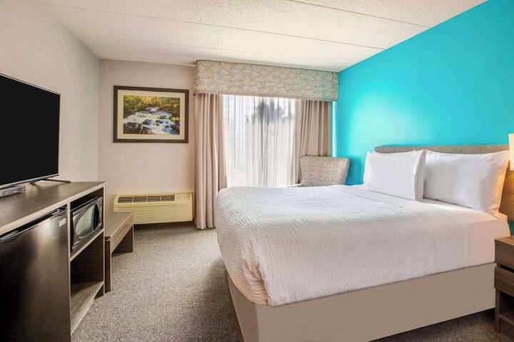 Room 5 of 48