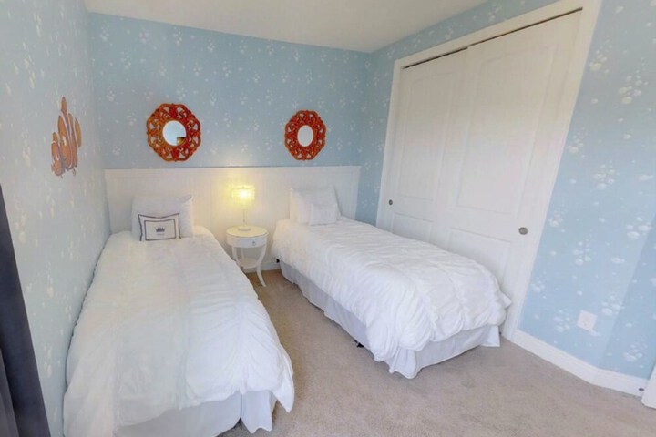 Room 16 of 52