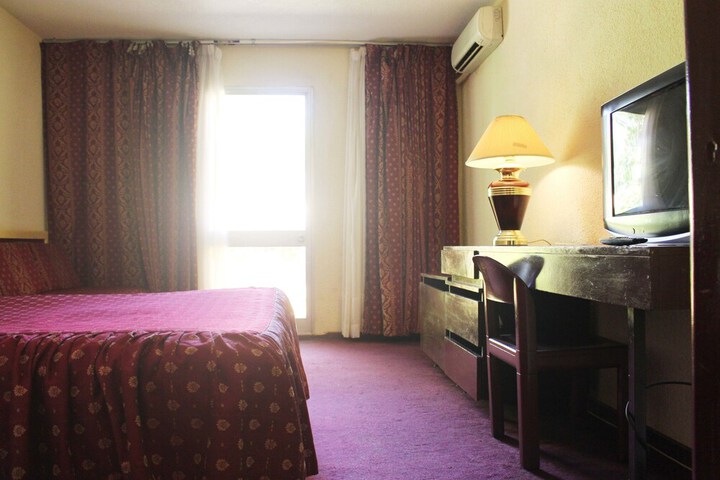 Room 4 of 36