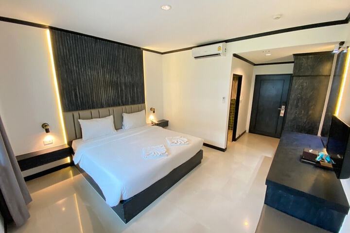 Room 10 of 60
