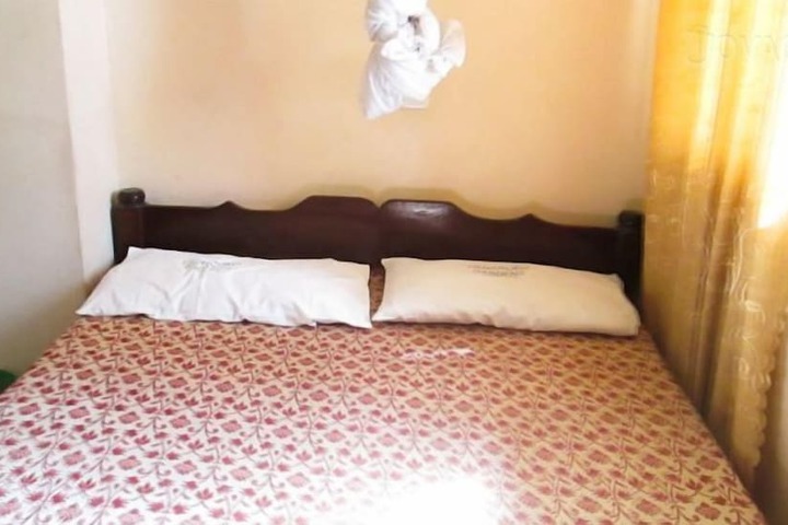 Room 12 of 18