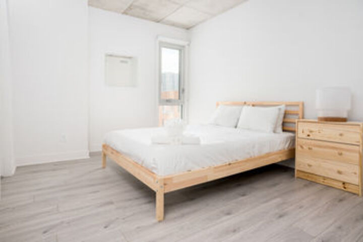 Room 6 of 15