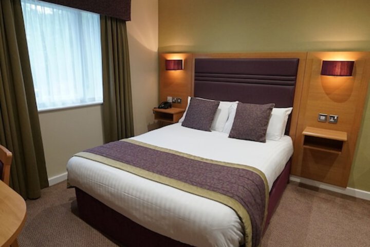 Room 44 of 79