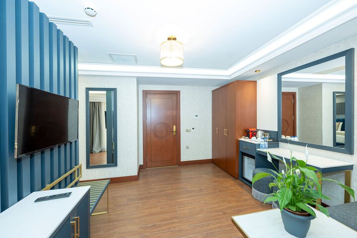 Room 56 of 144