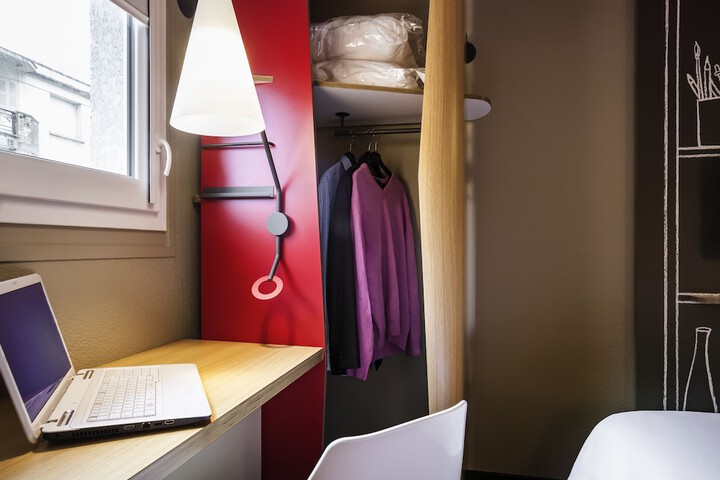 Room 32 of 97