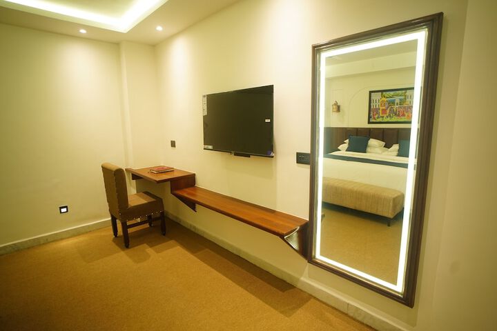 Room 73 of 111