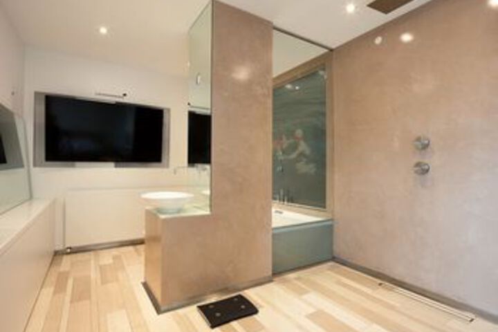 Room 4 of 22