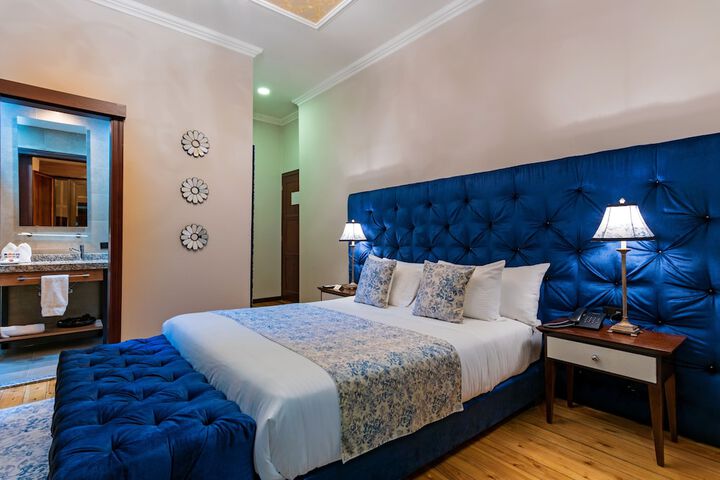 Room 34 of 74