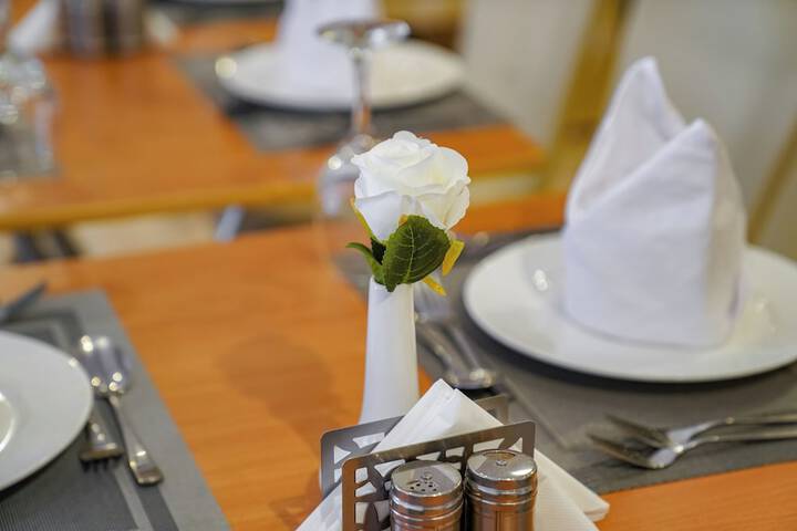 Dining 41 of 44