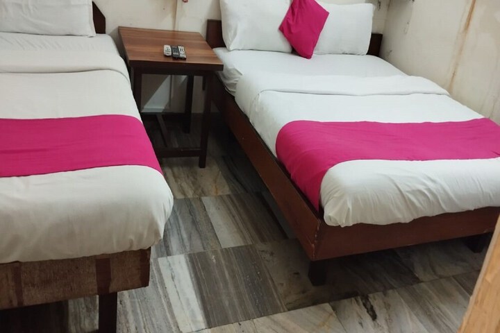 Room 6 of 7