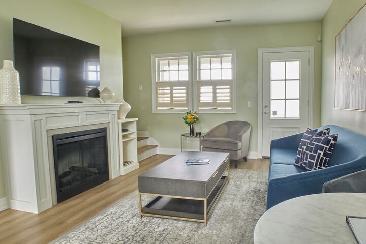 1 King Bed Executive Waterside Loft (5 of 30)