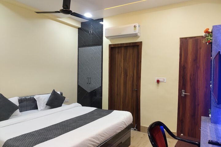 Room 18 of 48
