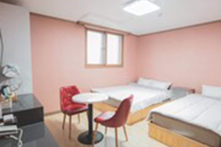 Room 10 of 64
