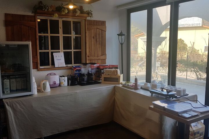 Breakfast/Coffee Service 87 of 111