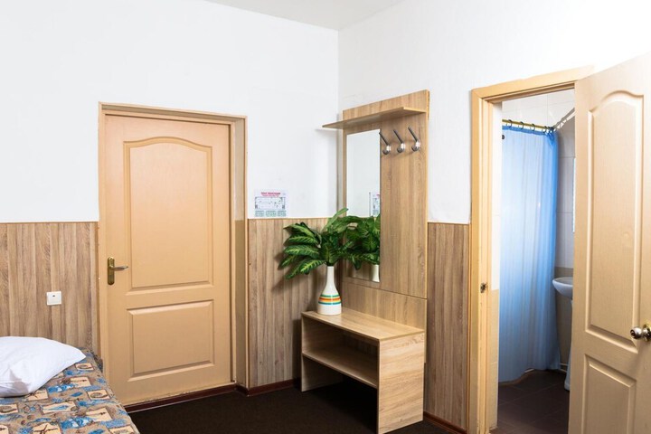 Room 6 of 31
