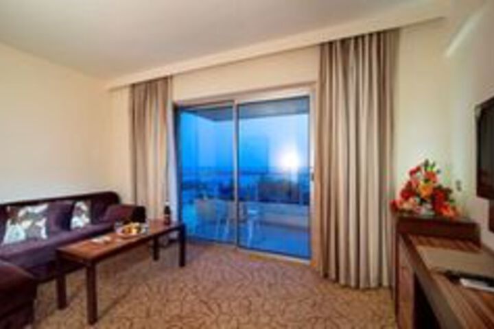 Room 50 of 108