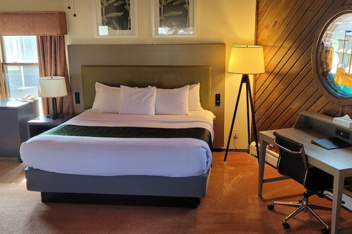 Room 25 of 51