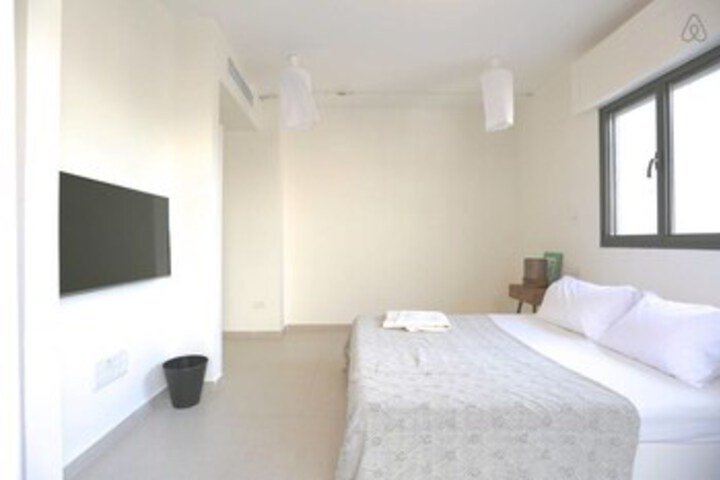 Room 14 of 21