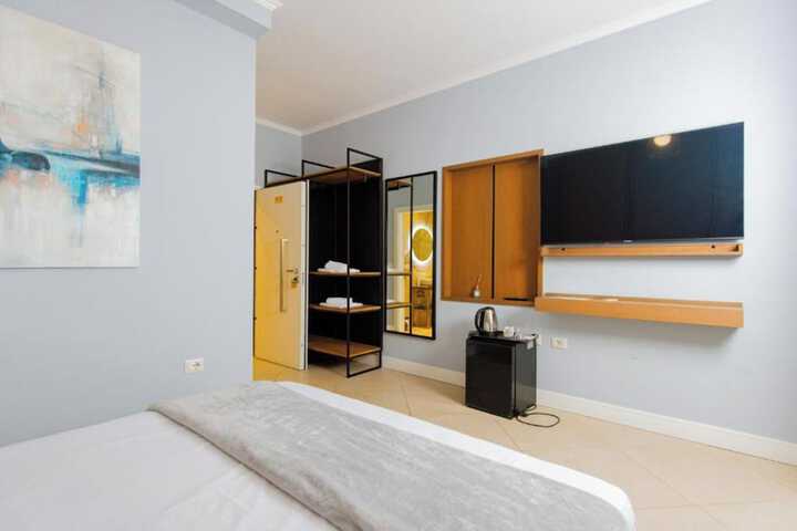 Room 77 of 132