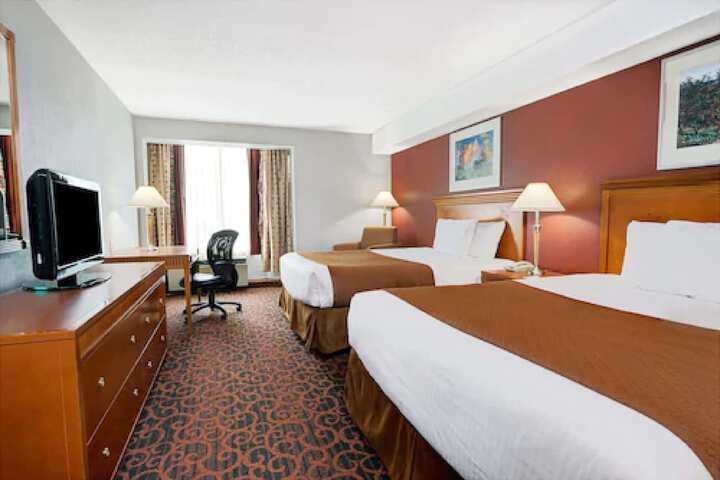 Room 5 of 36