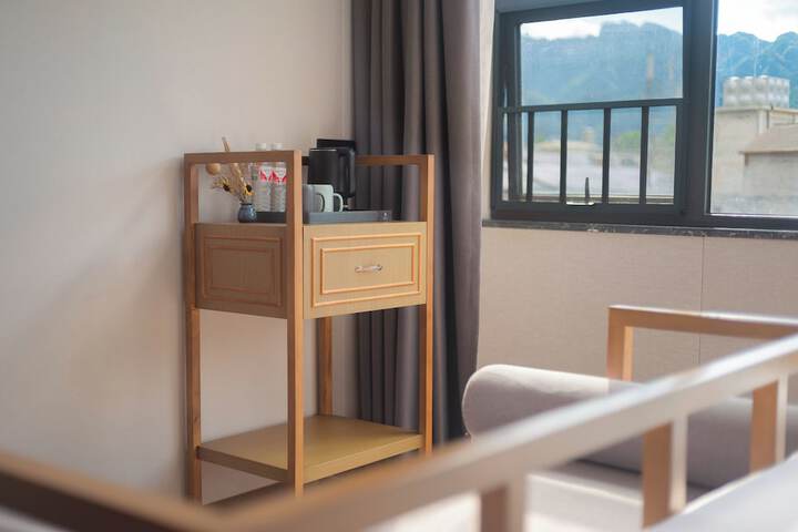 Room 16 of 98