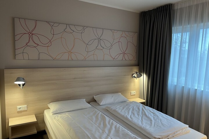 Room 4 of 23