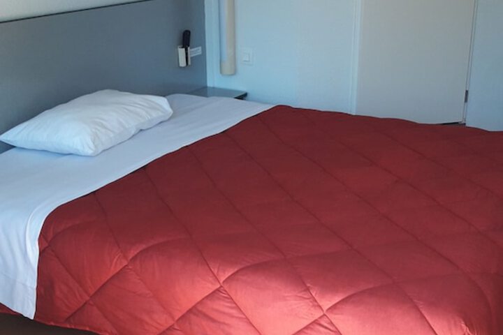 Room 10 of 44