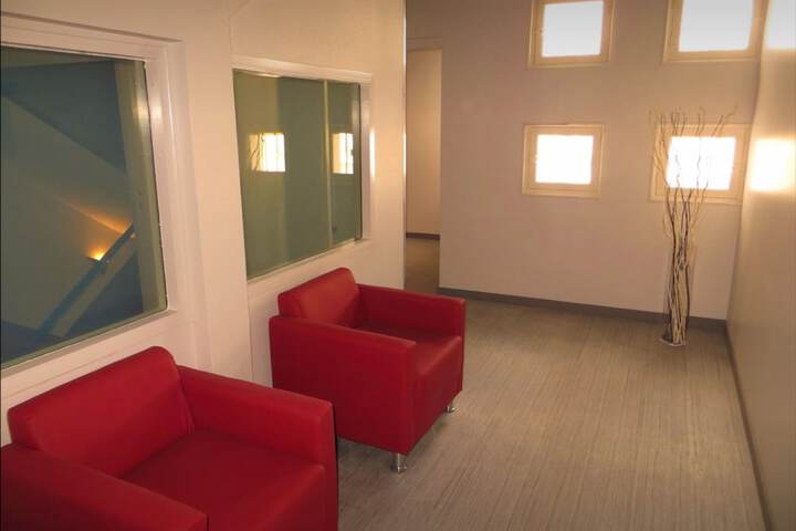 Ballroom/Hall 31 of 43