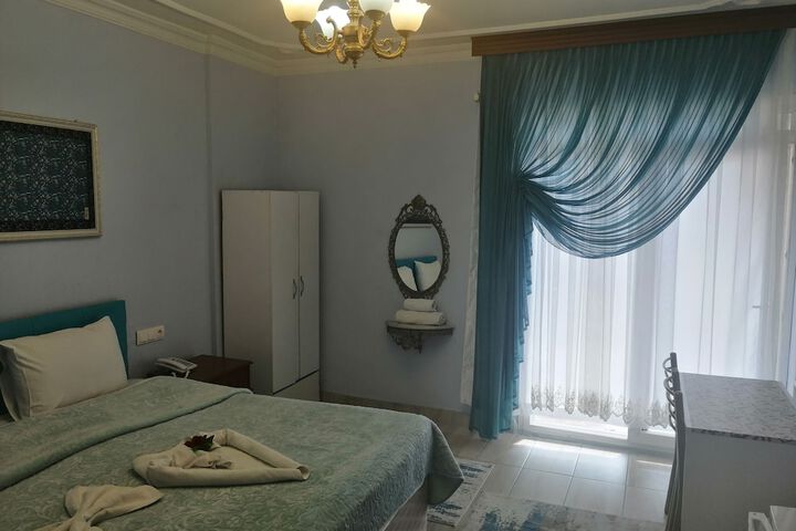 Room 16 of 132