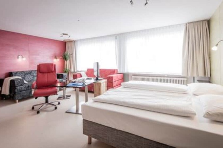 Room 3 of 81