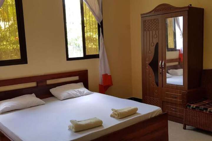 Room 3 of 21