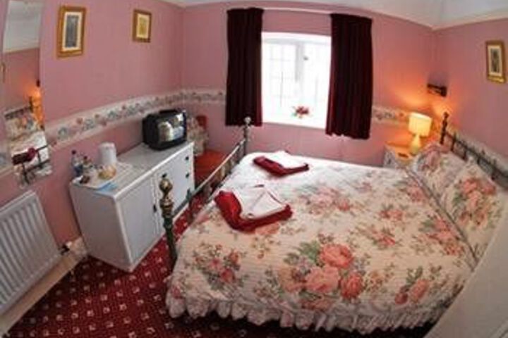 Room 9 of 14