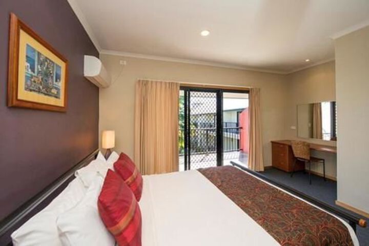 Room 4 of 24