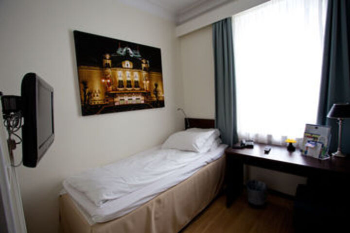 Room 44 of 79