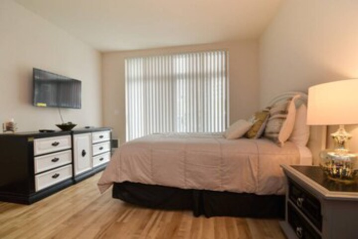 Room 8 of 9