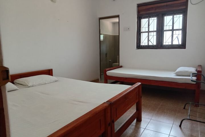 Room 25 of 151