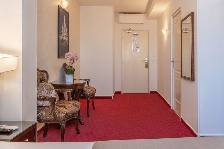 Room 76 of 118