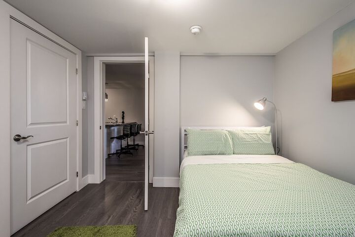 Room 2 of 64