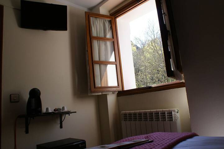 Room 8 of 27