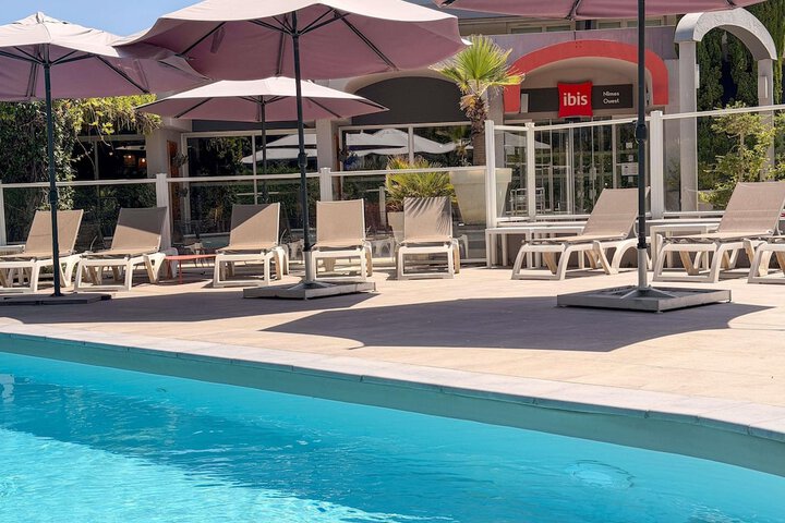 Pool 45 of 94