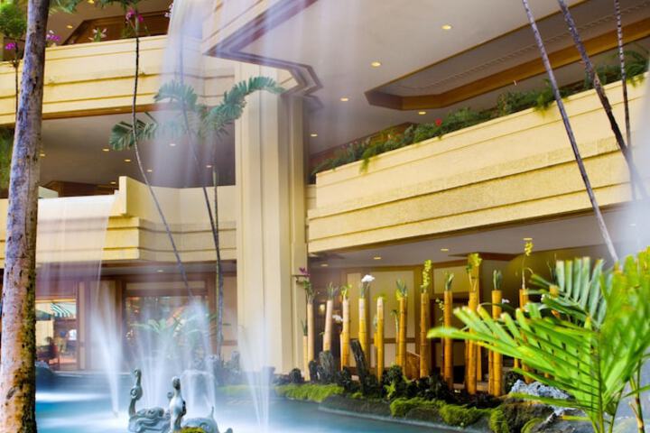 Hotel Exterior 180 of 192