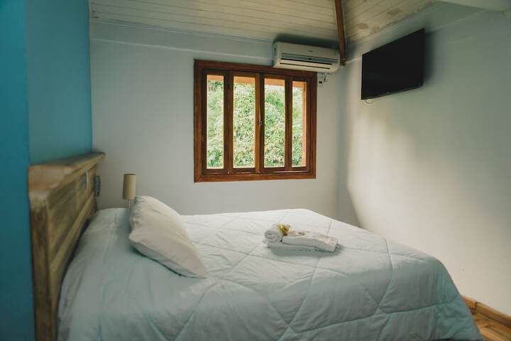 Room 35 of 146