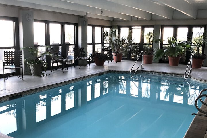 Pool Hotel