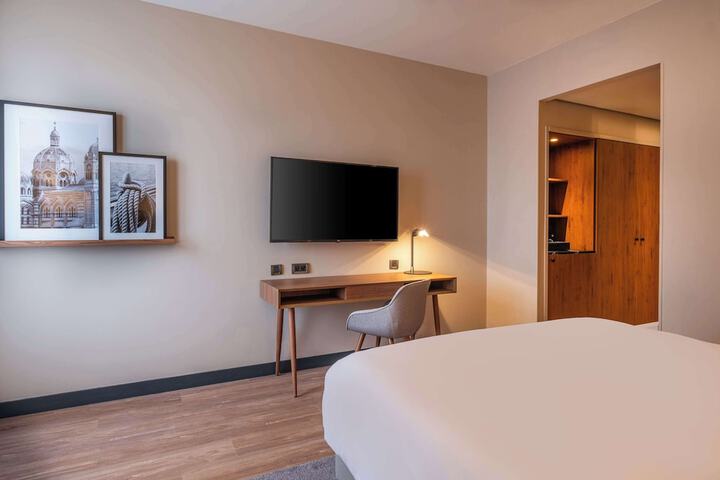 Room 22 of 106
