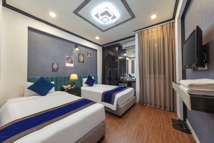 Room 37 of 89