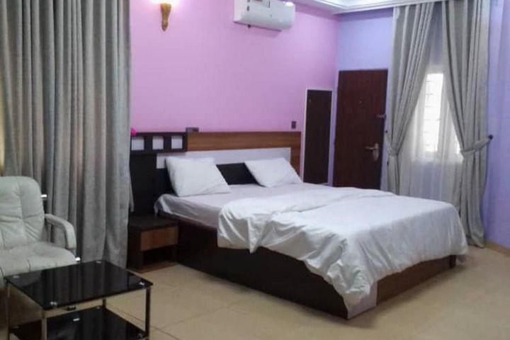 Room 6 of 22