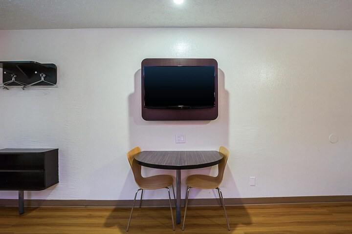 Room 6 of 31