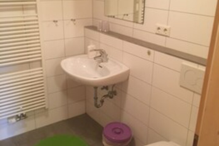 Room 4 of 18