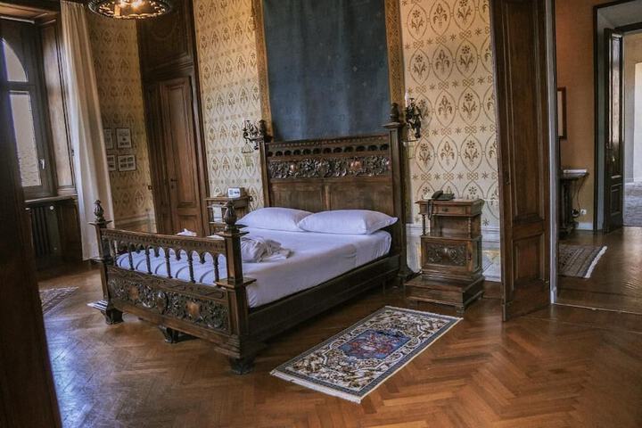 Room 10 of 41