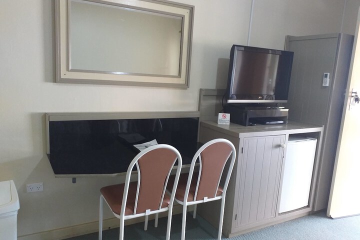 Room 6 of 63